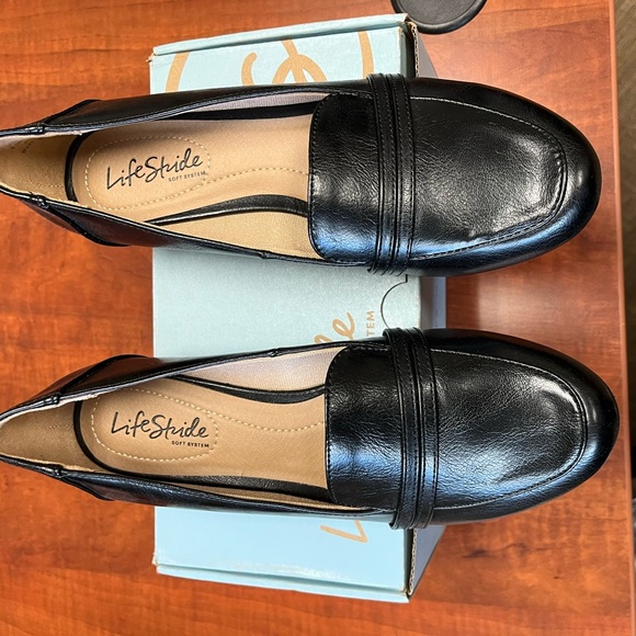 Life Stride soft systems flats with small wedge - Picture 3 of 4